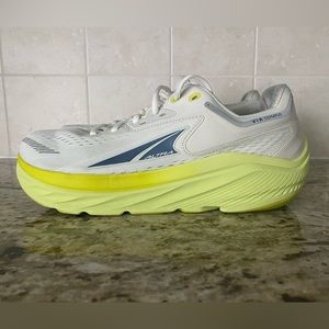 Women’s Altra Via Olympus Size 11